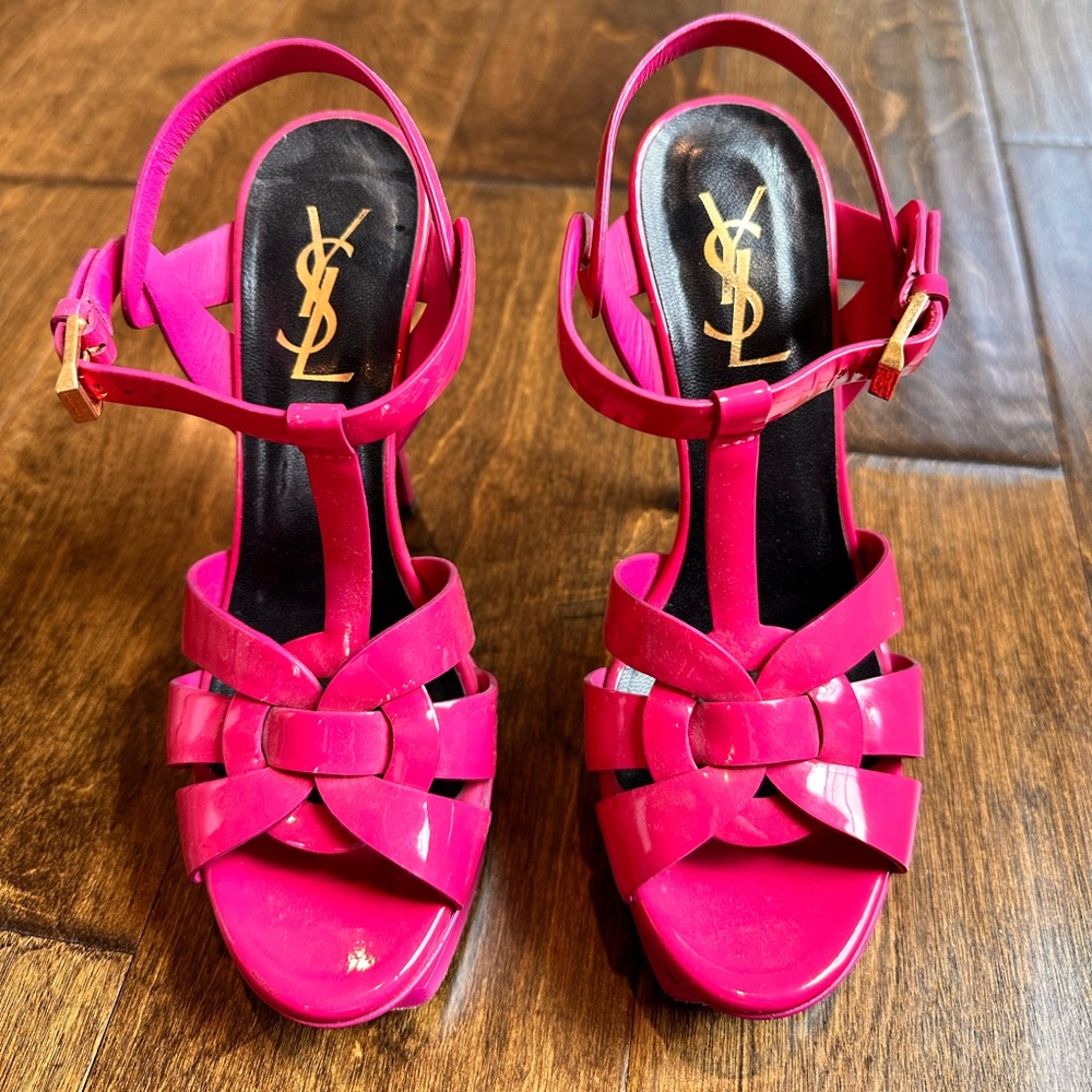 Saint Laurent patent leather sandal pink